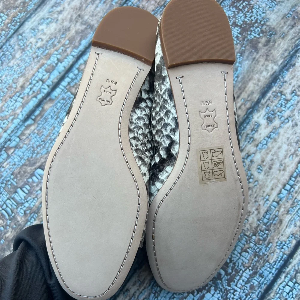 Brand New RARE Tory Burch Minnie Flat - Picture 2 of 3